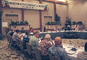Meeting held in Hawaii to tackle declining tourist numbers